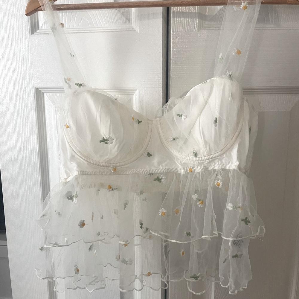 Blush boutique flower crop top size large